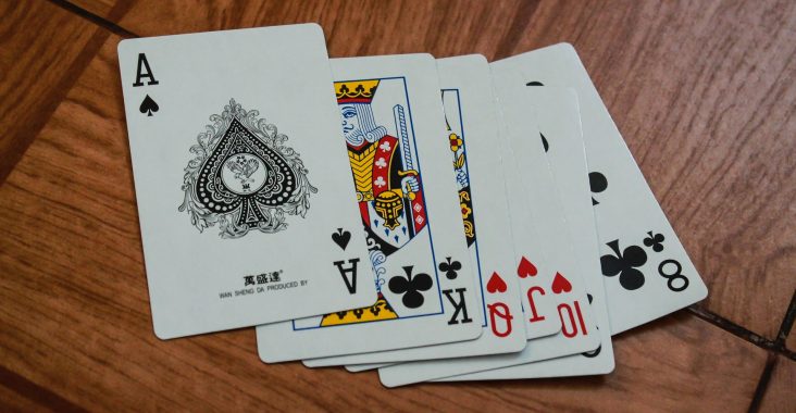 Parti adulte de la famille des cartes de jeu Carte boisson console de jeu  Jeux de cartes potable personnalisé - Chine Les cartes à jouer le papier  carte à jouer et jeu